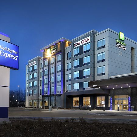 Holiday Inn Express - Red Deer North By Ihg Екстериор снимка