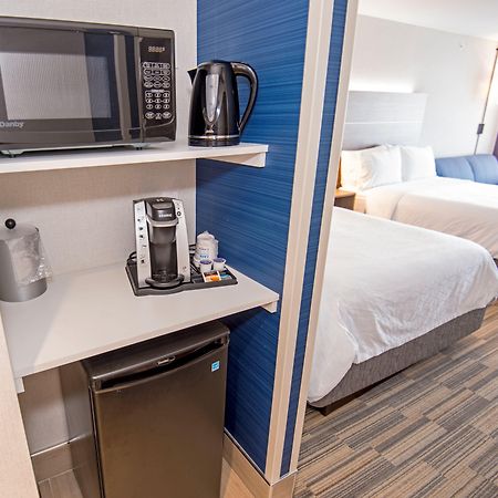 Holiday Inn Express - Red Deer North By Ihg Екстериор снимка