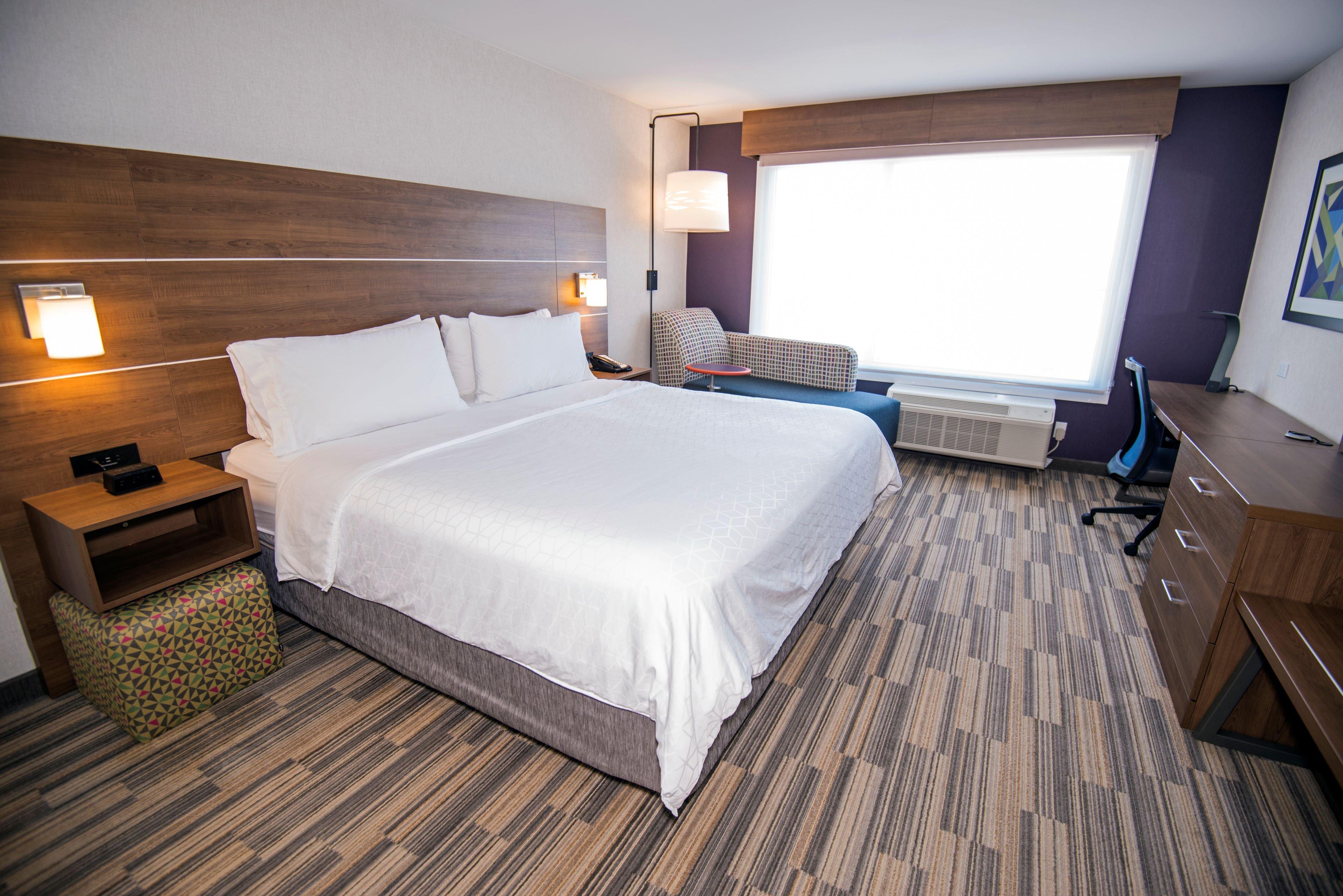 Holiday Inn Express - Red Deer North By Ihg Екстериор снимка