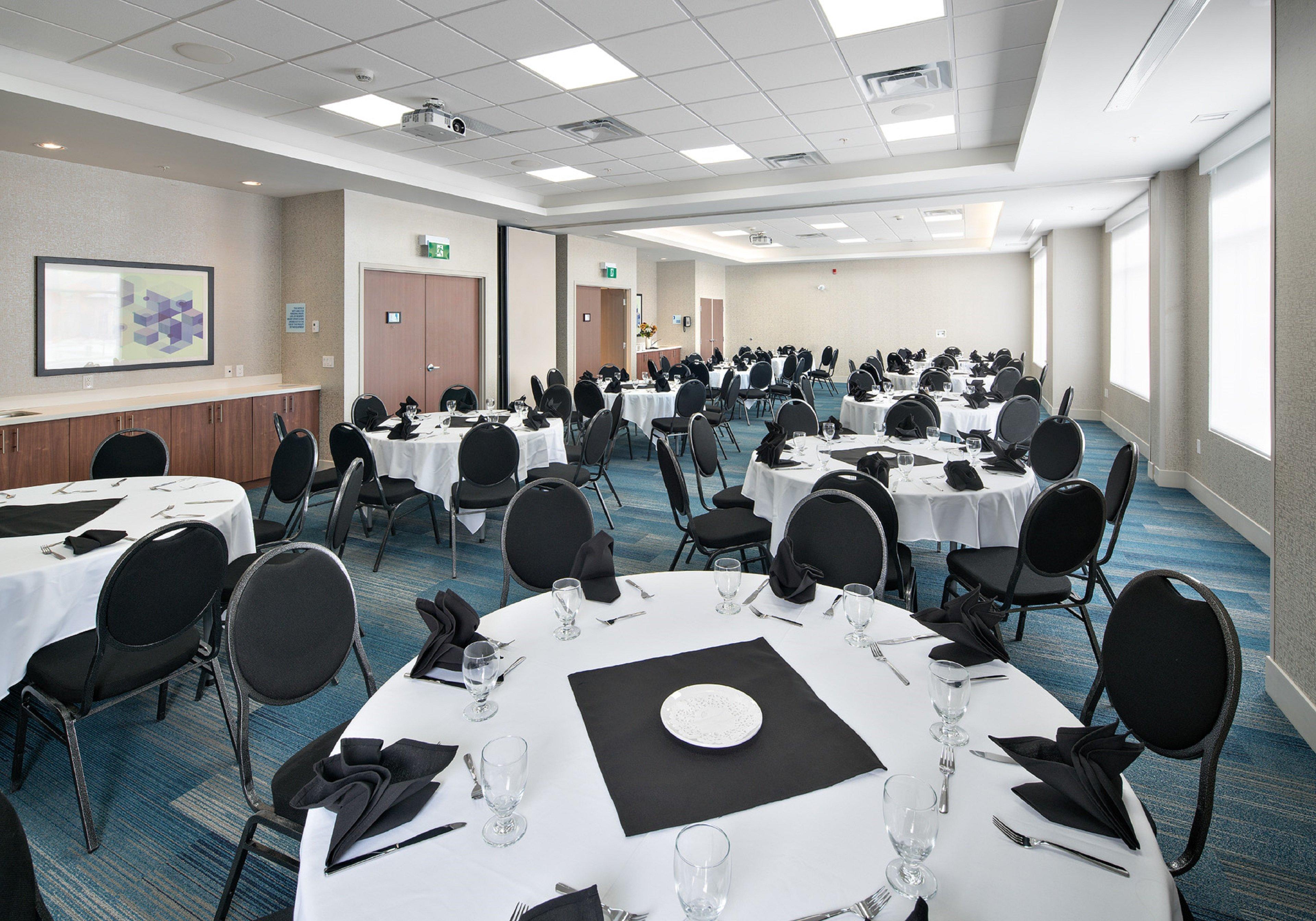 Holiday Inn Express - Red Deer North By Ihg Екстериор снимка