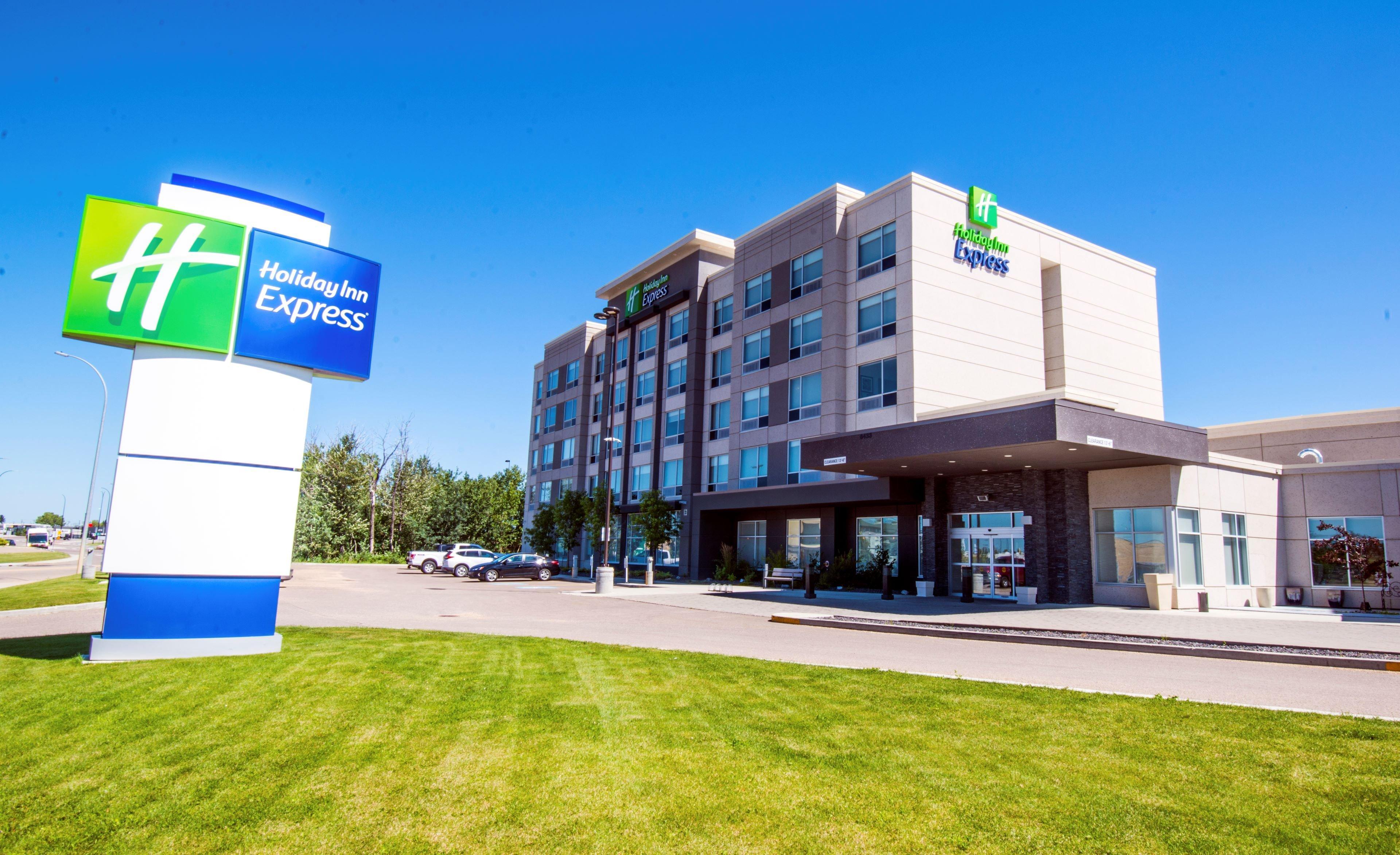 Holiday Inn Express - Red Deer North By Ihg Екстериор снимка
