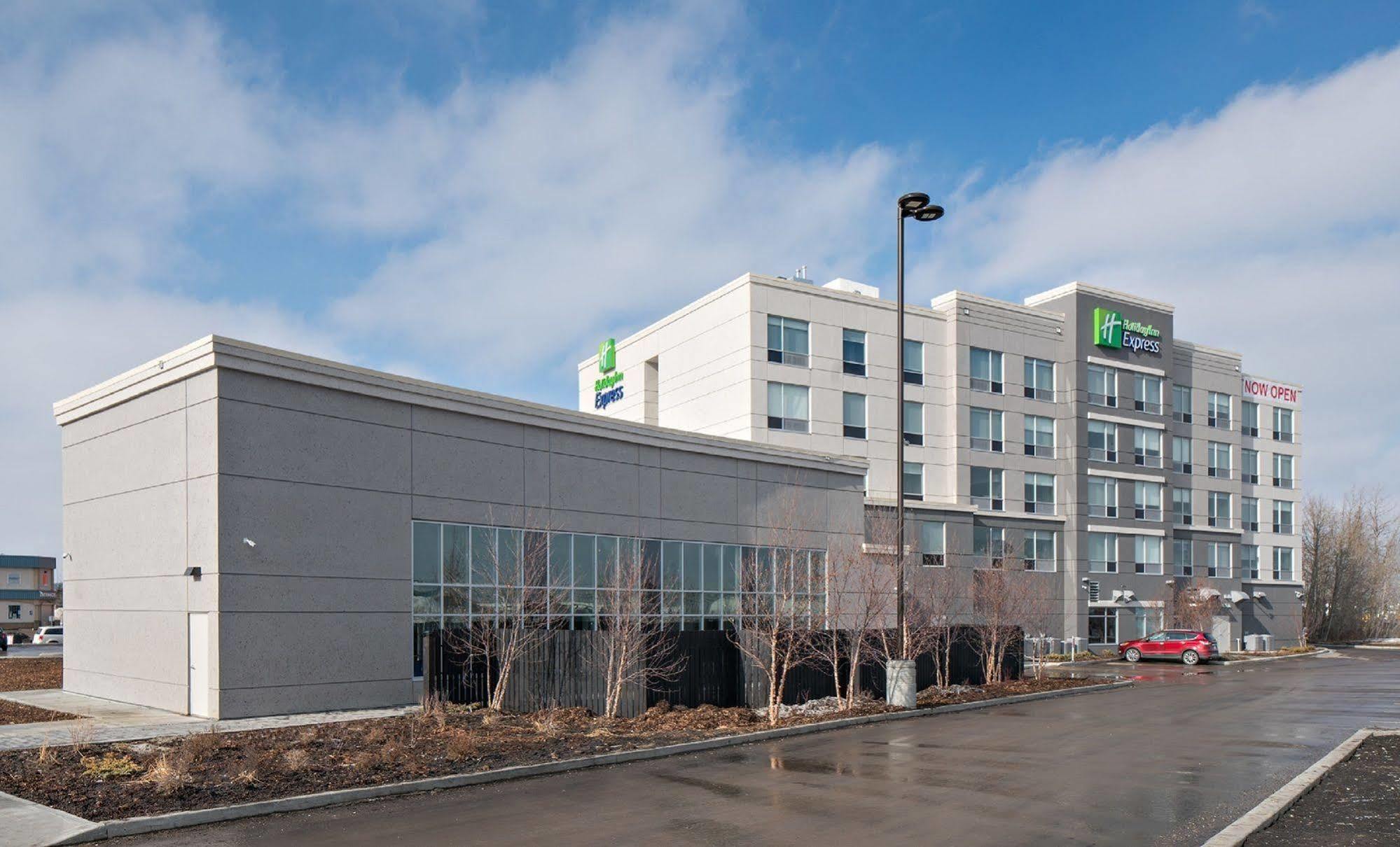 Holiday Inn Express - Red Deer North By Ihg Екстериор снимка