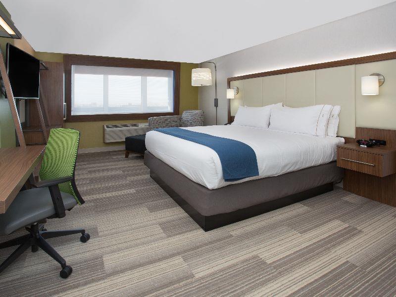 Holiday Inn Express - Red Deer North By Ihg Екстериор снимка
